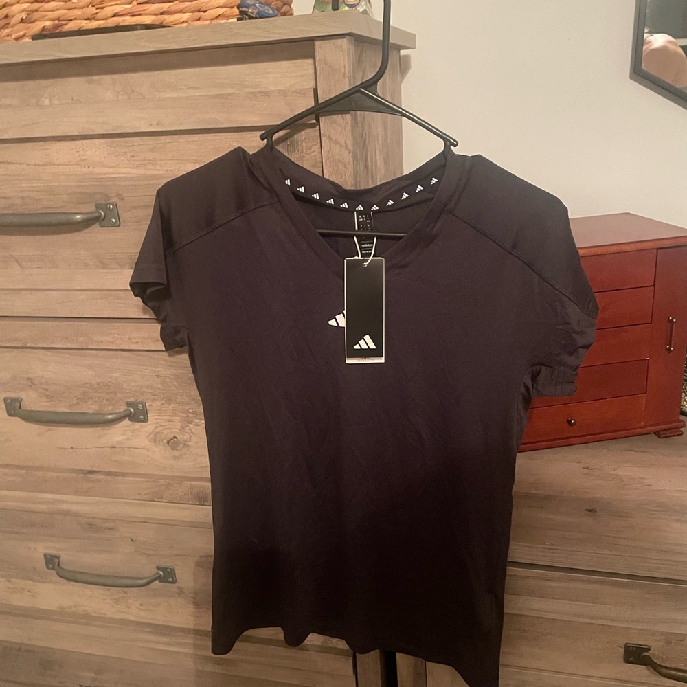 Adidas Women's Black Short Sleeve v-Neck T-Shirt S